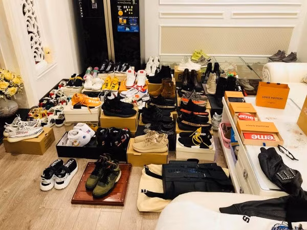 Bất ngờ vì danh tính Rich Kid Việt diện set đồ 3 tỷ bằng cả 1 căn nhà đang khiến dân mạng sốc toàn tập