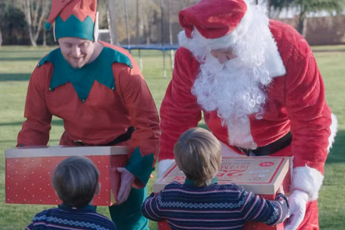 Quà giáng sinh tiền tỷ của những đứa trẻ con các gia đình siêu giàu - 6