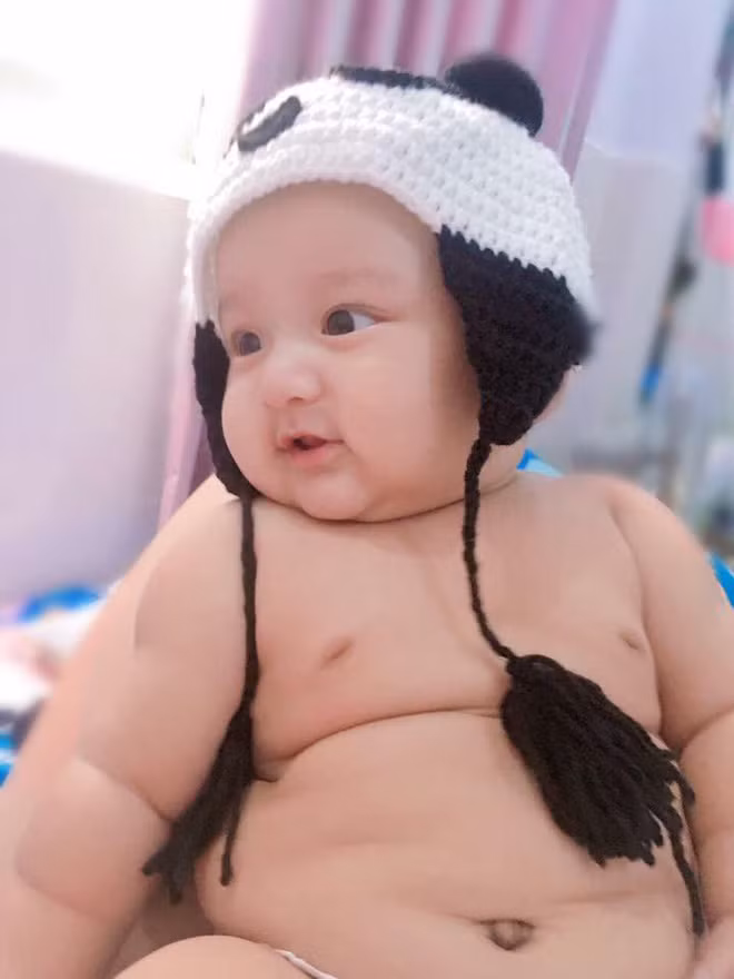 Những hình ảnh vô cùng bụ bẫm của cậu bé.