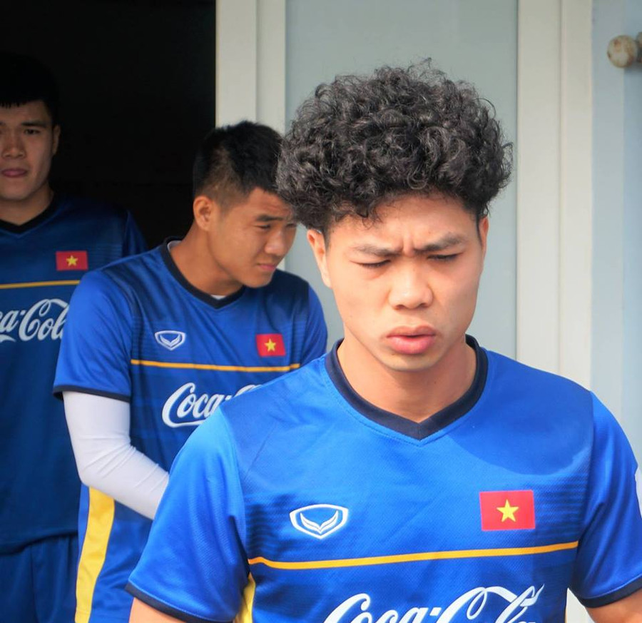 Bất ngờ hình ảnh khác lạ của Công Phượng trong buổi tập chuẩn bị Asian Cup ảnh 1 Bất ngờ hình ảnh khác lạ của Công Phượng trong buổi tập chuẩn bị Asian Cup ảnh 1