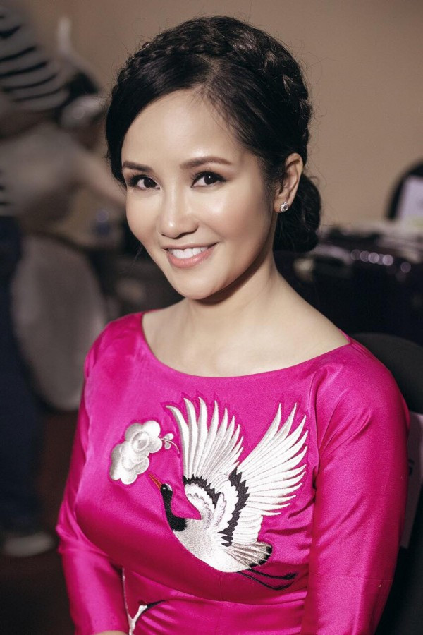 Cận cảnh nhan sắc khác lạ của Hồng Nhung, đến fan ruột cũng không nhận ra ảnh 11 Dụi mắt mấy lần mới nhận ra diva Hồng Nhung, chuyện gì đã xảy ra với nhan sắc cô Bống?