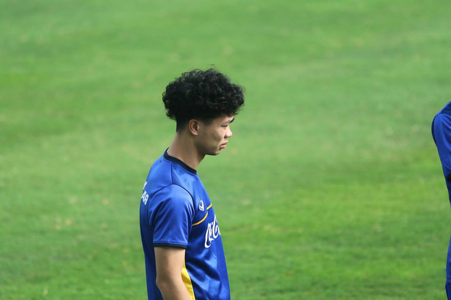 Bất ngờ hình ảnh khác lạ của Công Phượng trong buổi tập chuẩn bị Asian Cup ảnh 4 Bất ngờ hình ảnh khác lạ của Công Phượng trong buổi tập chuẩn bị Asian Cup ảnh 4