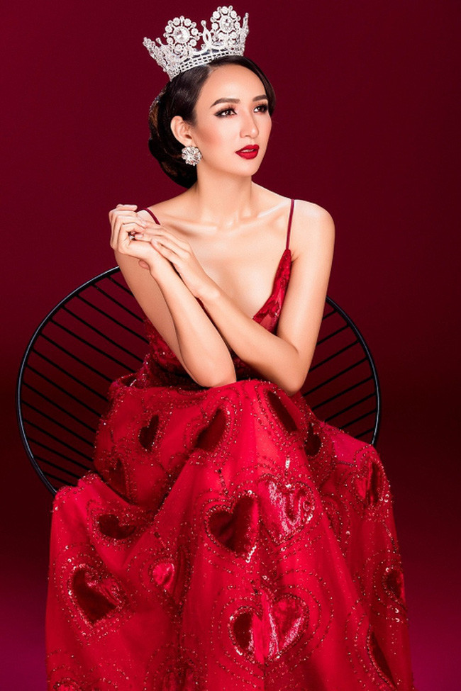 Lạ kỳ 3 nàng hậu độc nhất vô nhị, không thể có bản sao trong lịch sử gần 70 năm các kỳ nhan sắc Việt - Ảnh 7. Lạ kỳ 3 nàng hậu độc nhất vô nhị, không thể có bản sao trong lịch sử gần 70 năm các kỳ nhan sắc Việt - Ảnh 7.