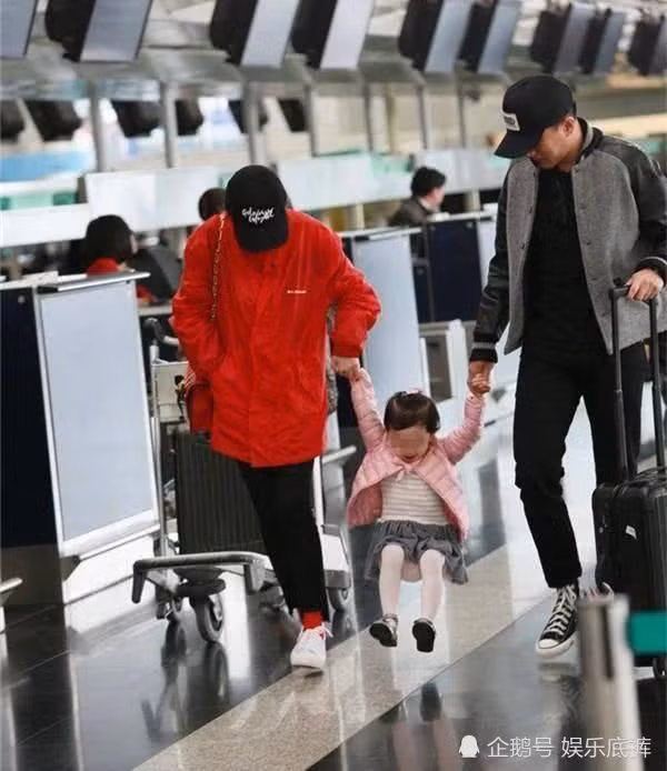  Hình ảnh gia đình hạnh phúc gần đây nhất của vợ chồng Dương Mịch và Lưu Khải Uy được chụp từ năm 2017. 