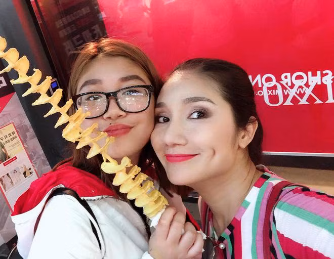 Lộ ảnh con gái Cát Tường đẹp như thiếu nữ, lớn phổng phao ảnh 6 duoc me giau ki, con gai cat tuong gay giat minh vi dep nhu thieu nu, lon phong phao - 6