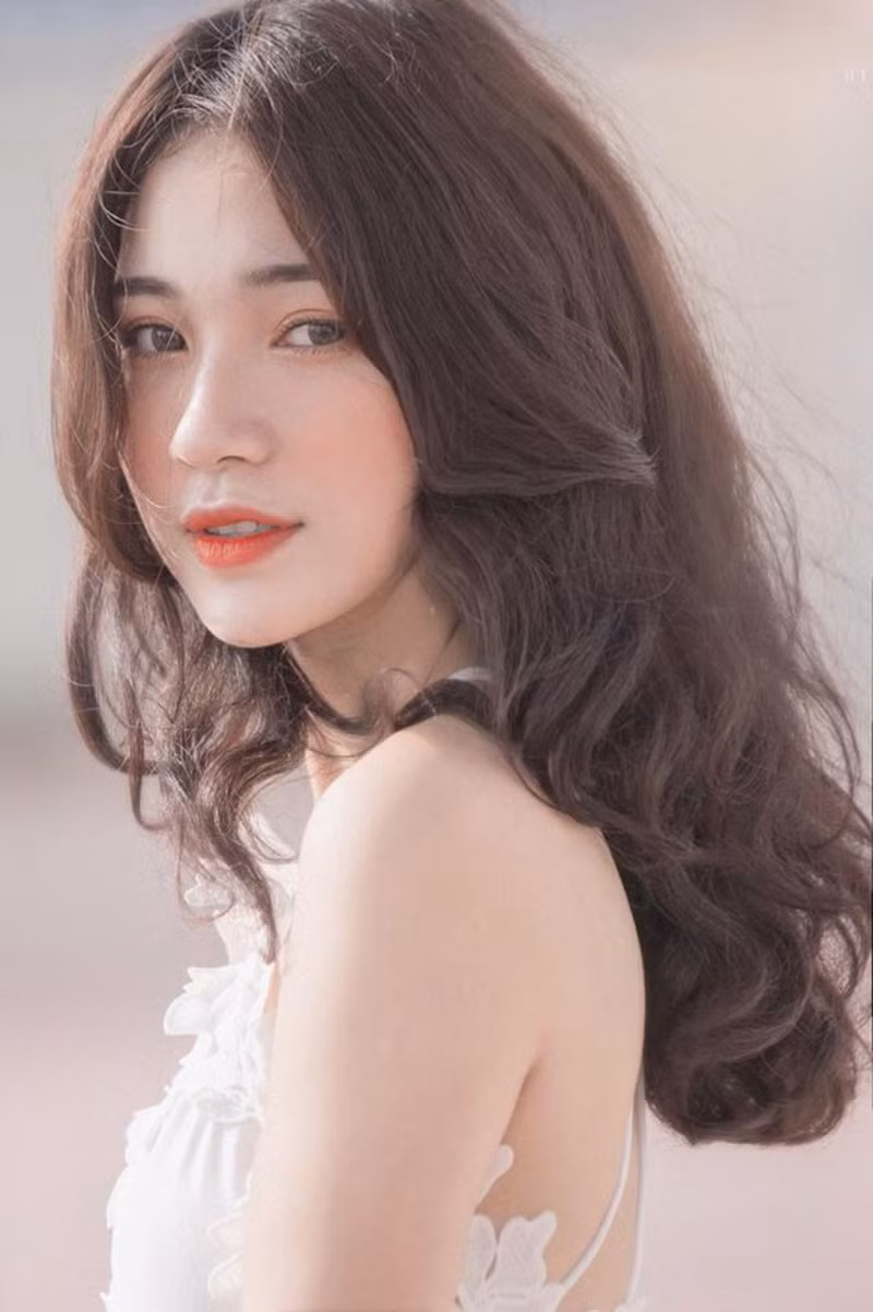 Cô giáo tương lai đẹp như diễn viên - Ảnh 1.