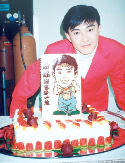 Câu nói không ngờ khiến Trương Vệ Kiện quyết để đầu trọc từ năm 1996 đến nay ảnh 8 Vẻ điển trai thời trẻ của Ngộ Không Trương Vệ Kiện - 9