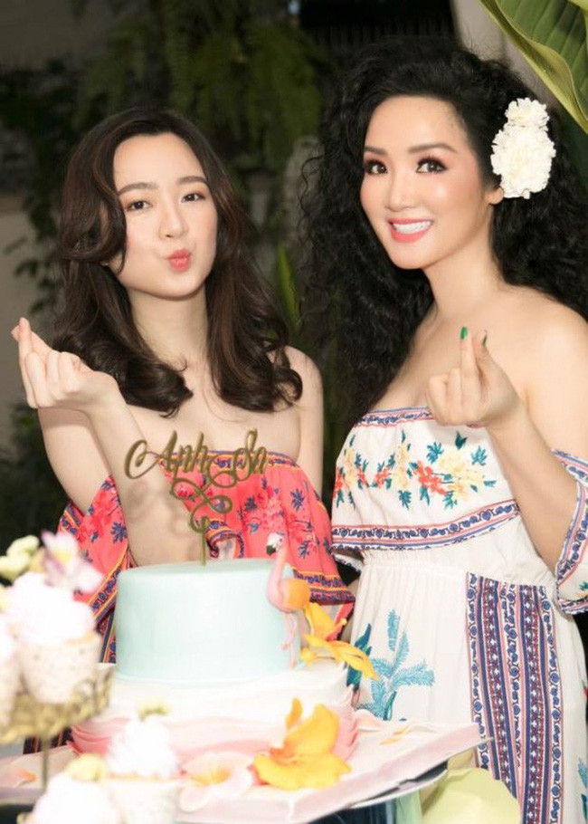 Lạ kỳ 3 nàng hậu độc nhất vô nhị, không thể có bản sao trong lịch sử gần 70 năm các kỳ nhan sắc Việt - Ảnh 5. Lạ kỳ 3 nàng hậu độc nhất vô nhị, không thể có bản sao trong lịch sử gần 70 năm các kỳ nhan sắc Việt - Ảnh 5.