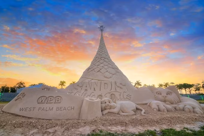 Những cây thông nổi tiếng thế giới mỗi mùa Giáng sinh