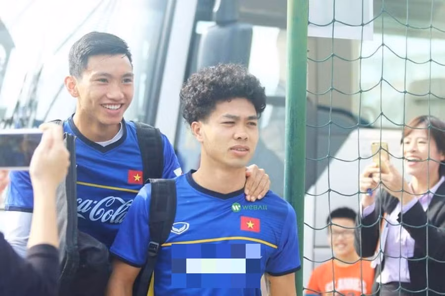 Bất ngờ hình ảnh khác lạ của Công Phượng trong buổi tập chuẩn bị Asian Cup ảnh 3