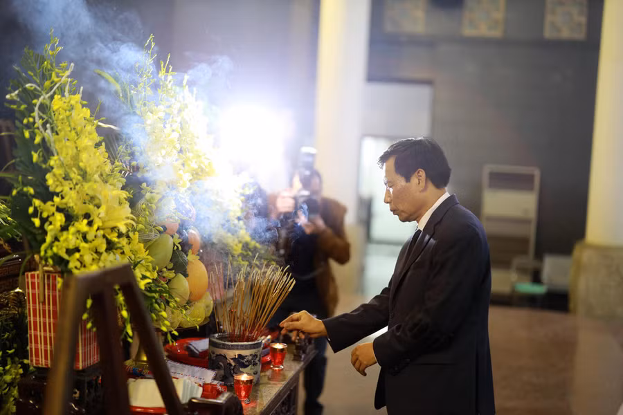 Lễ tang NSND Anh Tú: Người ra đi để lại nỗi tiếc thương - Ảnh 6.