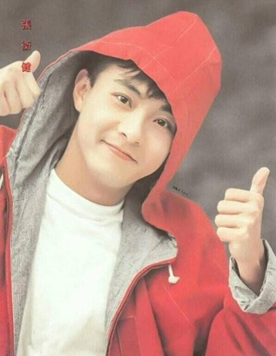 Câu nói không ngờ khiến Trương Vệ Kiện quyết để đầu trọc từ năm 1996 đến nay ảnh 9 Vệ Kiện và diễn viên Trương Tây kết hôn năm 2007, vợ chồng hai lần chịu nỗi đau sảy thai