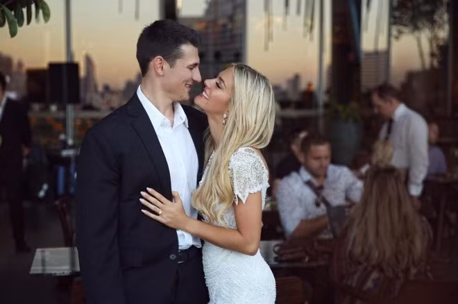 Hoa hậu bị "ném đá" vì chê H"Hen Niê tại Miss Universe 2018 có tin vui ảnh 2