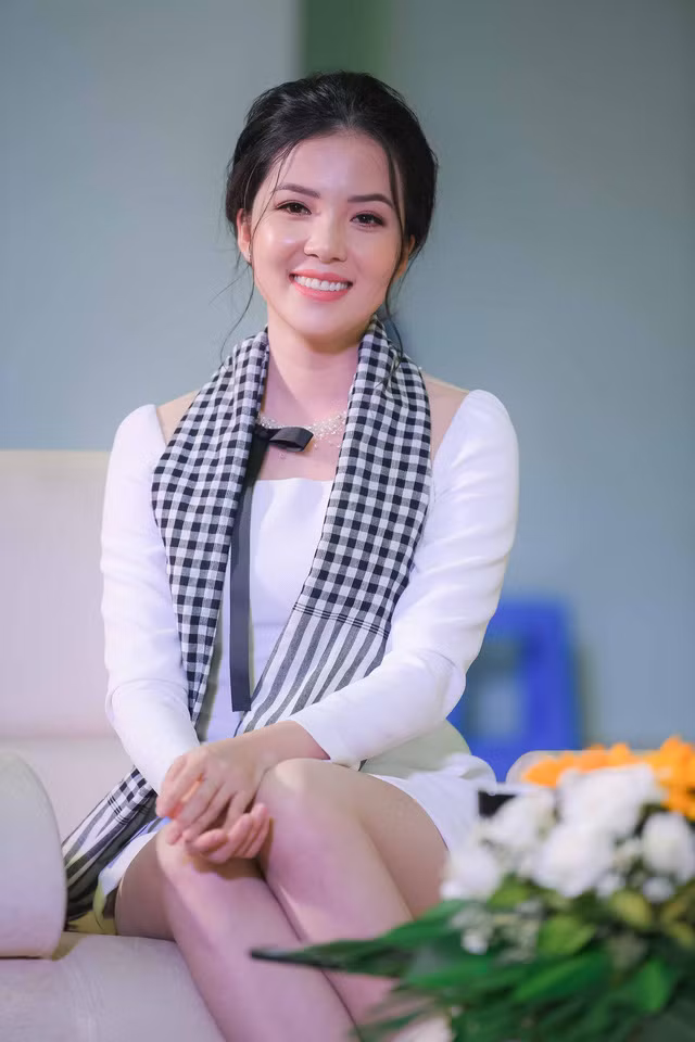 Mai Phương Thuý, Huỳnh Thúy Vi và Ái Phương giao lưu với sinh viên.