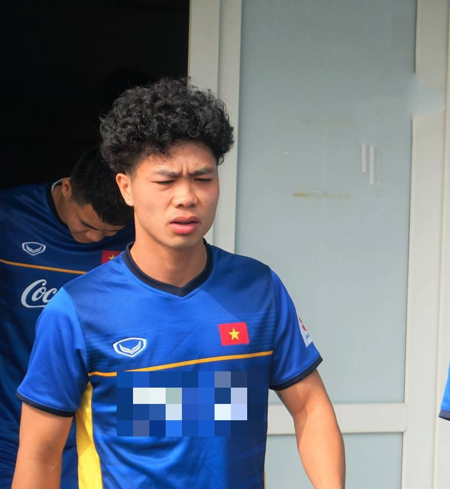 Bất ngờ hình ảnh khác lạ của Công Phượng trong buổi tập chuẩn bị Asian Cup ảnh 2 Bất ngờ hình ảnh khác lạ của Công Phượng trong buổi tập chuẩn bị Asian Cup ảnh 2
