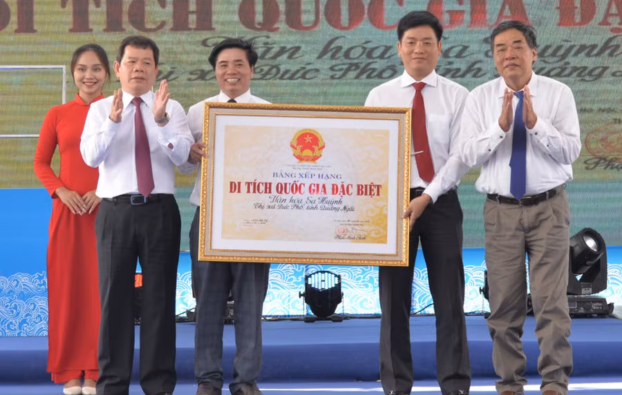 Quảng Ngãi đón nhận Bằng xếp hạng Di tích Quốc gia đặc biệt Văn hoá Sa Huỳnh của Thủ tướng.