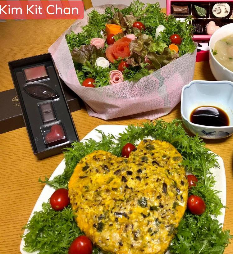 Chả trứng hình trái tim. Chả trứng hình trái tim.