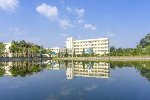 Một góc khuôn viên ICTU Một góc khuôn viên ICTU