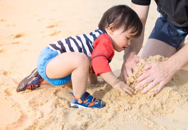 Không ngờ việc cho trẻ ra biển chơi lại có những lợi ích hay ho như thế này theo giải thích của các chuyên gia - Ảnh 4.