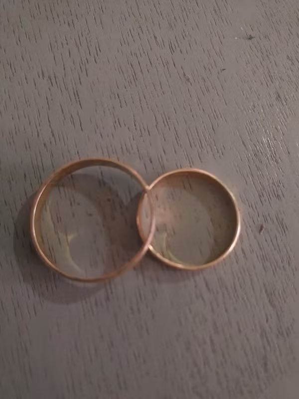 Vừa bỏ vợ, anh chồng nhanh nhảu lên mạng rao bán đôi nhẫn liền nhận được lời trêu chọc của dân mạng