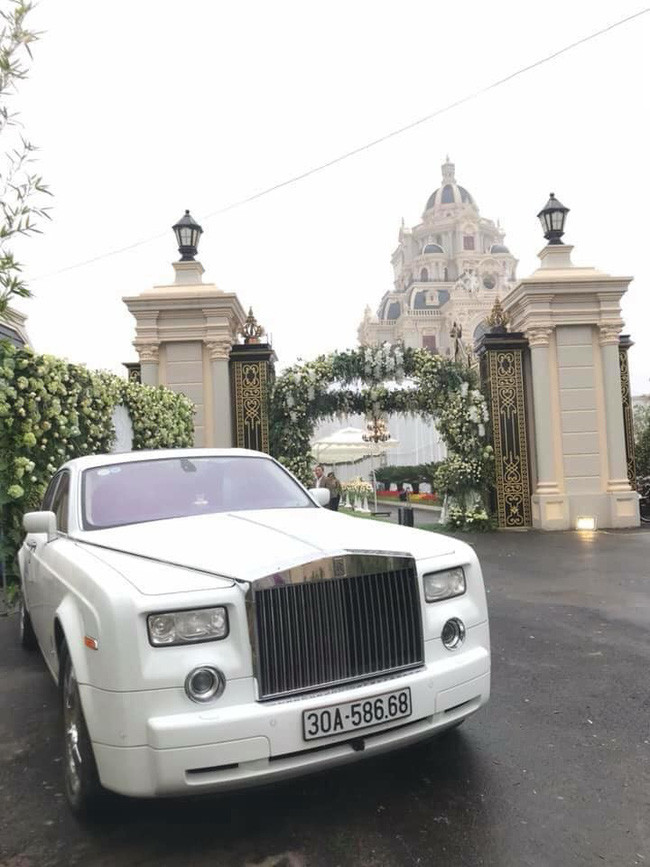 Rò rỉ hình ảnh xa hoa bên trong lâu đài 7 tầng của gia đình cô dâu xinh đẹp nổi tiếng Nam Định - Ảnh 4. Rò rỉ hình ảnh xa hoa bên trong lâu đài 7 tầng của gia đình cô dâu xinh đẹp nổi tiếng Nam Định - Ảnh 4.