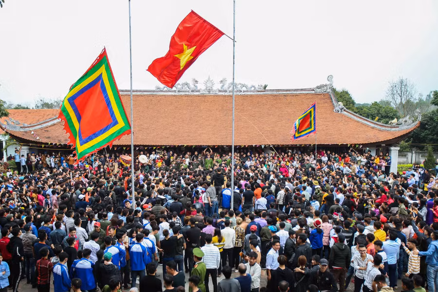 Hàng năm cứ đến mùng 8 tháng Giêng, lễ hội Đức Bụt thu hút hàng ngàn người tham dự.