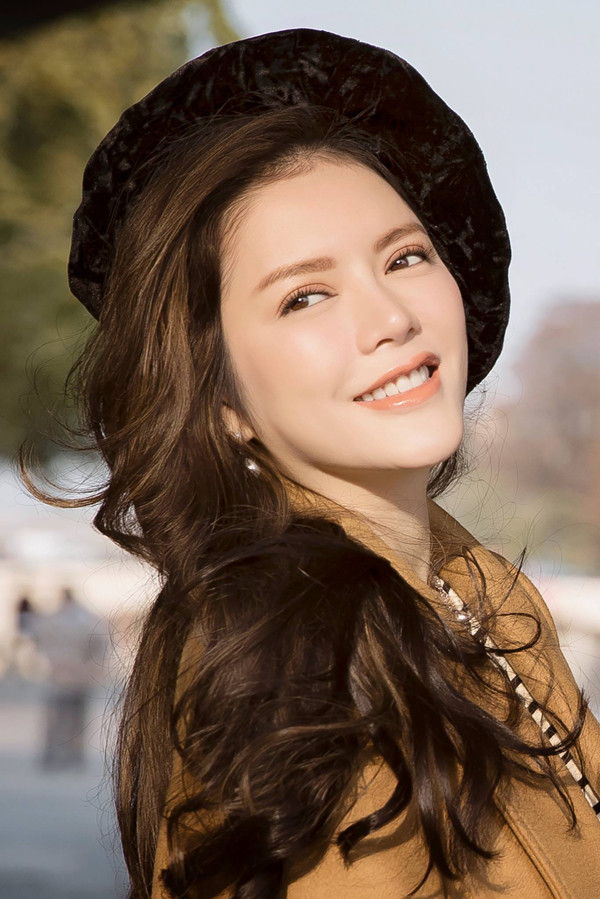 ly-nha-ky-sanh-dieu-quay-quang-cao-o-phap-4