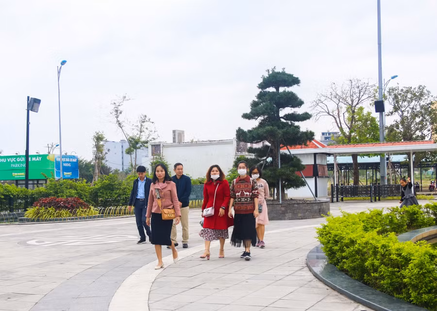 Nhiều hoạt chương trình chào đón năm mới thu hút nhiều du khách tham quan.