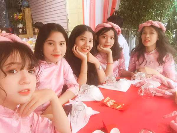 Dàn bê tráp xinh như hoa.