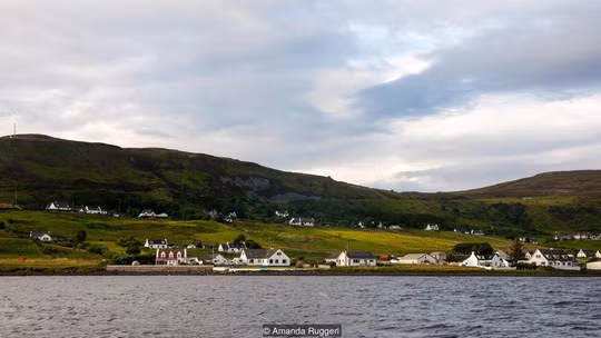 Đi thuyền từ đảo Skye (Scotland) ra St Kilda mất 3,5 giờ. Ảnh: BBC.