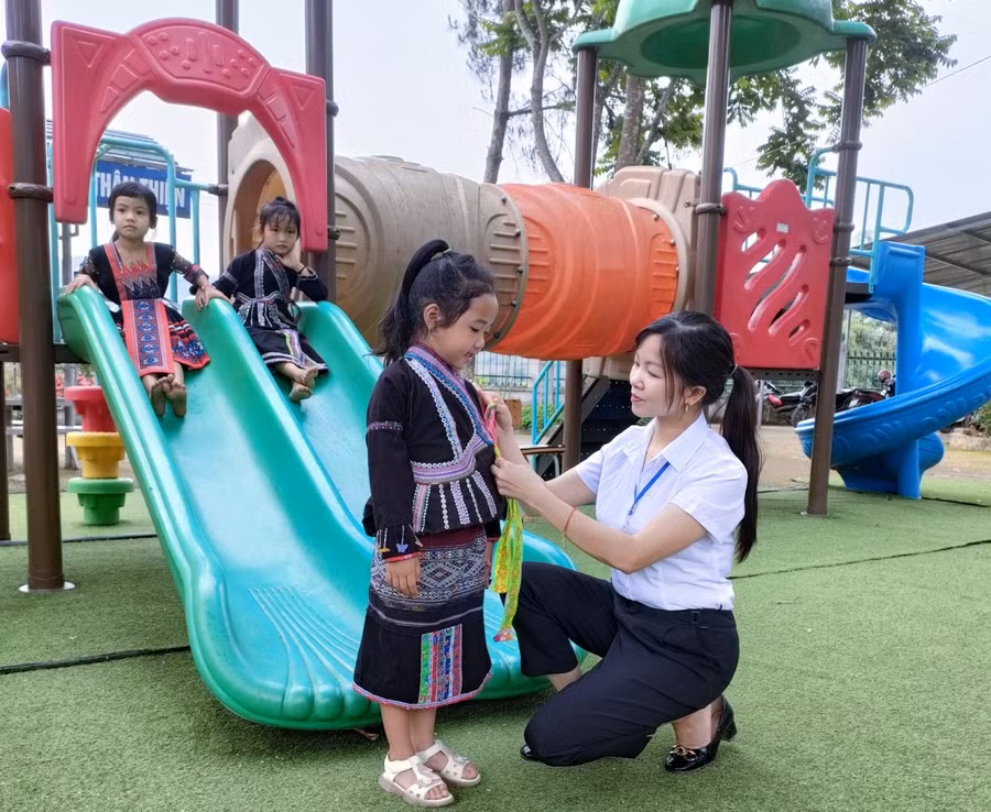 Cô Đỗ Thị Thu - Hiệu trưởng trường Mầm non Mường Khoa