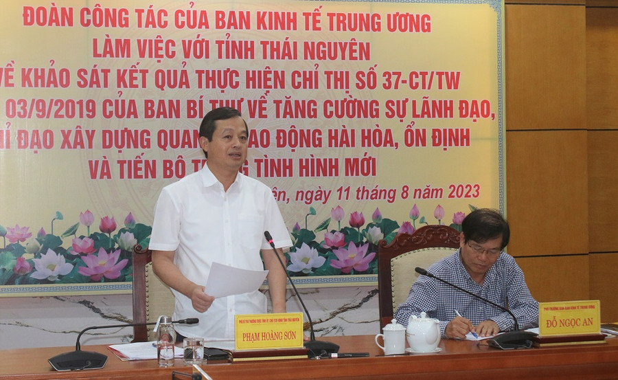 Ông Phạm Hoàng Sơn, Phó Bí thư Thường trực Tỉnh ủy, Chủ tịch HĐND tỉnh phát biểu tại buổi làm việc.