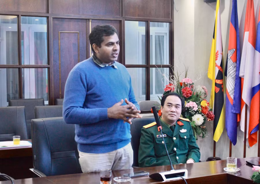 Đại diện viện Y học Nhiệt đới, Y học du lịch và ký sinh vật trên người thuộc Trường Đại học Tubingen Cộng hòa liên bang Đức chia sẻ tại buổi lễ.