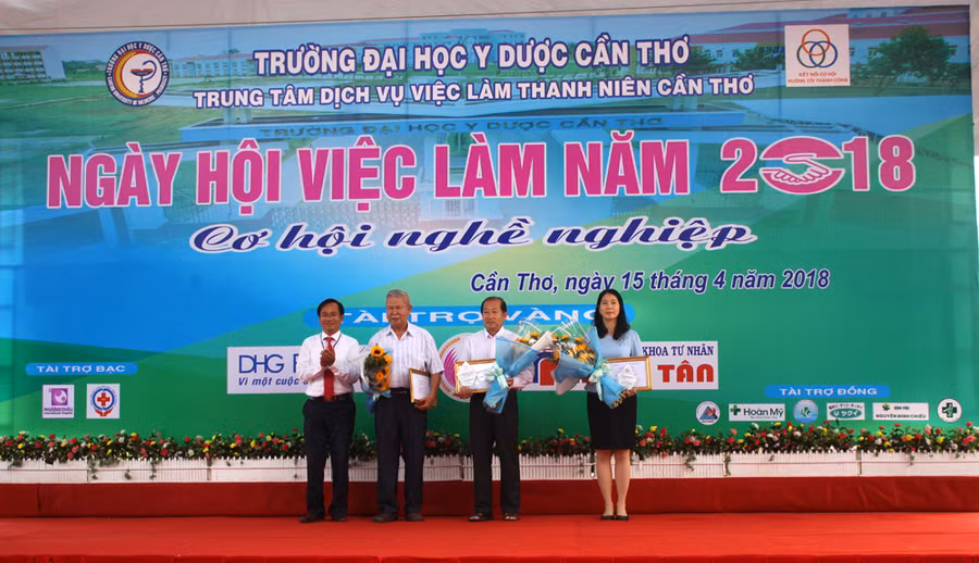 Lễ khai mạc ngày Hội việc làm Lễ khai mạc ngày Hội việc làm