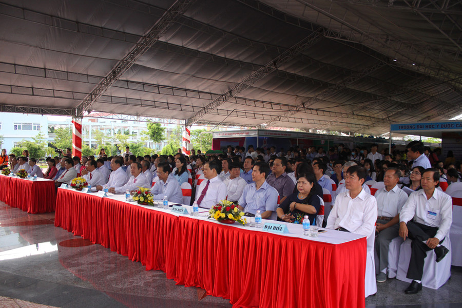 Quang cảnh khai mạc ngày Hội việc làm Quang cảnh khai mạc ngày Hội việc làm