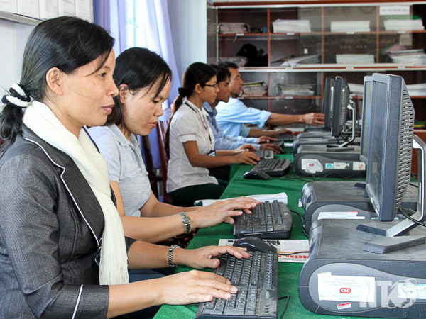 Đẩy mạnh ứng dụng công nghệ thông tin trong ngành giáo dục