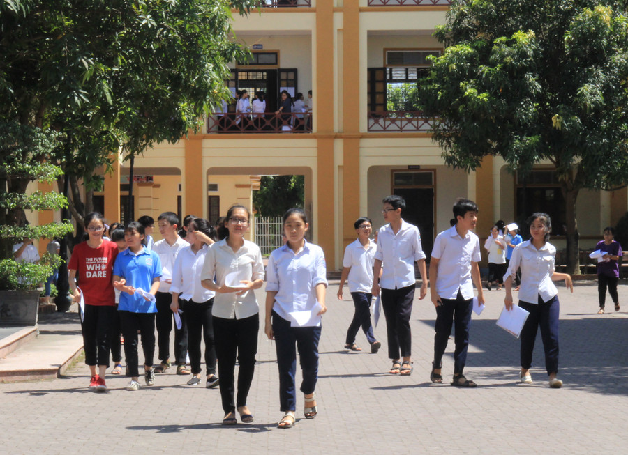 Thí sinh ra khỏi phòng thi sau môn Ngữ văn