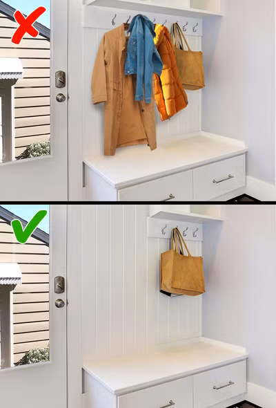 Móc treo đồ: Càng nhiều móc treo, bạn lại càng bày bừa. Bởi vậy, chủ nhà chỉ nên giới hạn số móc treo vừa đủ nhu cầu để một vài thứ thiết yếu nhất.