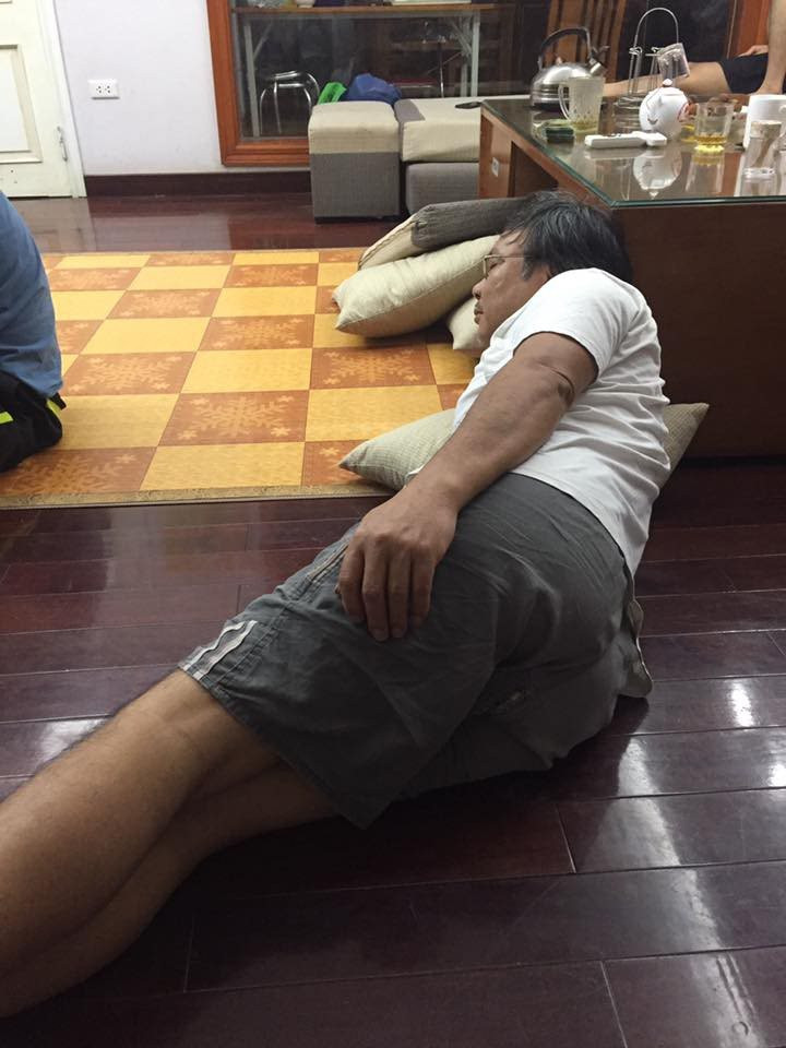 Cách ông nội “ăn ngủ cùng bóng đá” mùa World Cup khiến mọi người cười bò ảnh 2 Cách ông nội “ăn ngủ cùng bóng đá” mùa World Cup khiến mọi người cười bò ảnh 2