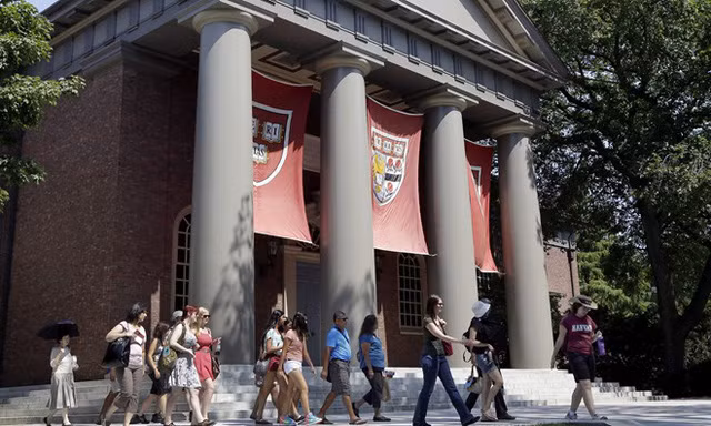 Đại học Harvard bị kiện vì phân biệt đối xử với sinh viên gốc Á ảnh 1