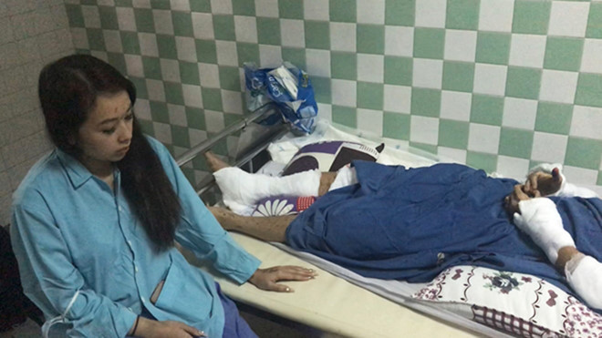 Vụ Việt kiều bị tạt axit ngày Tết: Hé lộ hai cuộc điện thoại của anh trai nạn nhân ảnh 1 Vu tat axit Viet kieu ngay Tet: Bat ngo loi ke cua cha nan nhan hinh anh 2