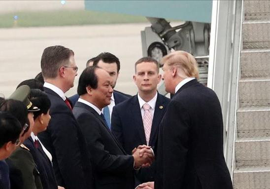 Tổng thống Donald Trump rời Hà Nội ảnh 1