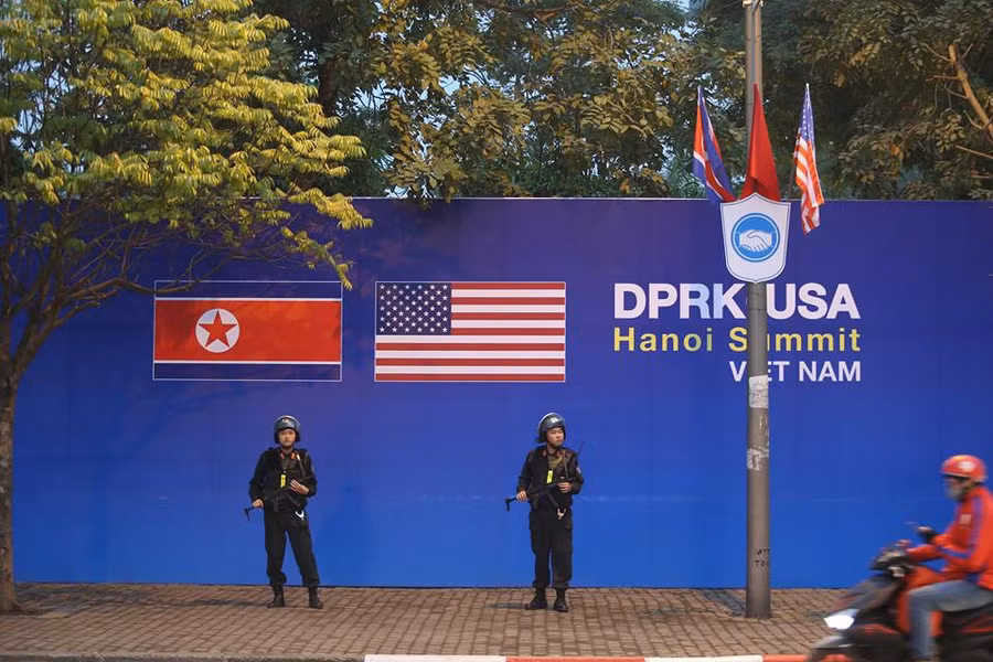 An ninh được thắt chặt cao nhất quanh khu vực khách sạn.