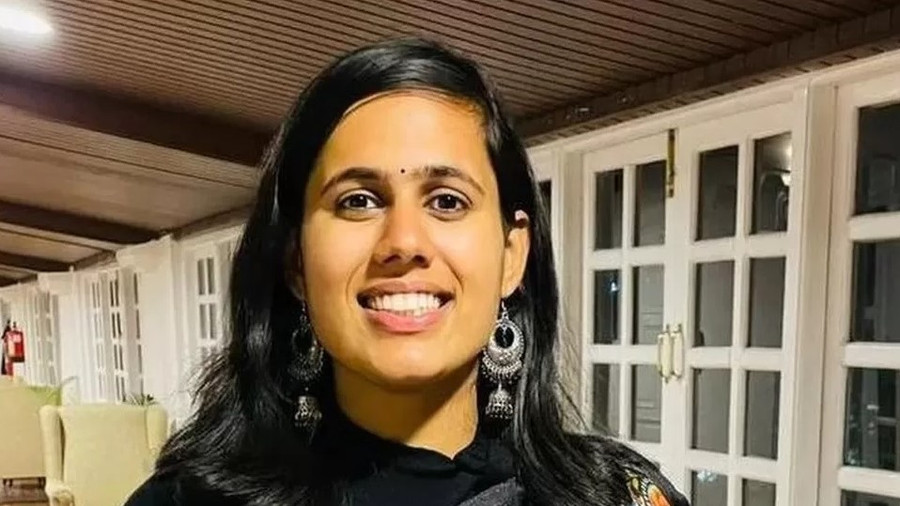 Gamini Singla - người đứng thứ ba trong kỳ thi công chức Gamini Singla - người đứng thứ ba trong kỳ thi công chức