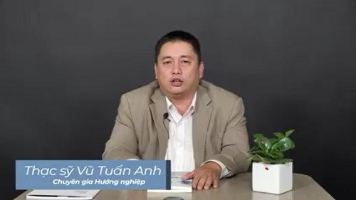 Ông Vũ Tuấn Anh, Giám đốc trung tâm phát triển hướng nghiệp Unistar. Ông Vũ Tuấn Anh, Giám đốc trung tâm phát triển hướng nghiệp Unistar.
