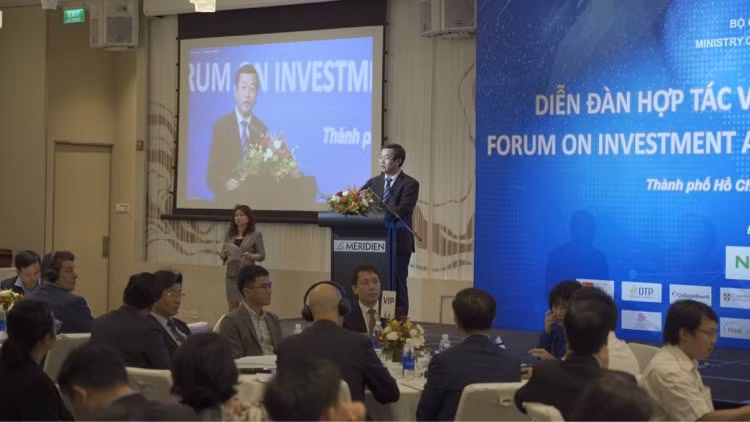 Thứ trưởng Nguyễn Văn Phúc phát biểu tại diễn đàn