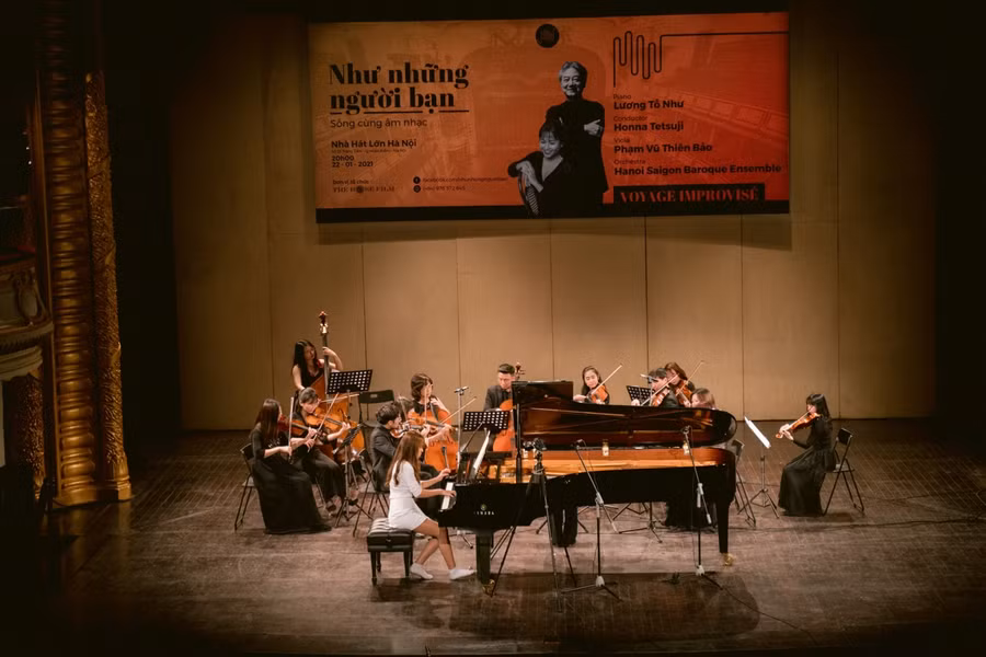 Đêm hòa nhạc đầu tiên với chủ đề “Voyage Improvié” quy tụ nhiều tài năng, nghệ sĩ thành danh trong âm nhạc cổ điển của Việt Nam và thế giới