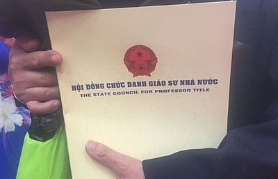 Danh sách GS, PGS được công nhận năm nay giảm mạnh so với kỳ công nhận năm 2017. Tuy nhiên, hiện vẫn còn một số ý kiến trái chiều về kết quả. Danh sách GS, PGS được công nhận năm nay giảm mạnh so với kỳ công nhận năm 2017. Tuy nhiên, hiện vẫn còn một số ý kiến trái chiều về kết quả.