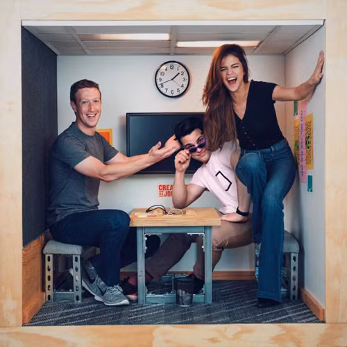 Thoải mái trò chuyện cùng ông chủ Facebook.