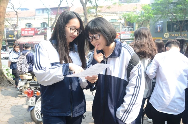 Đề thi thử môn Ngữ văn: Hóc với dạng câu hỏi so sánh